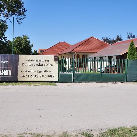 Nero Apartman Veľký Meder Bagian luar foto